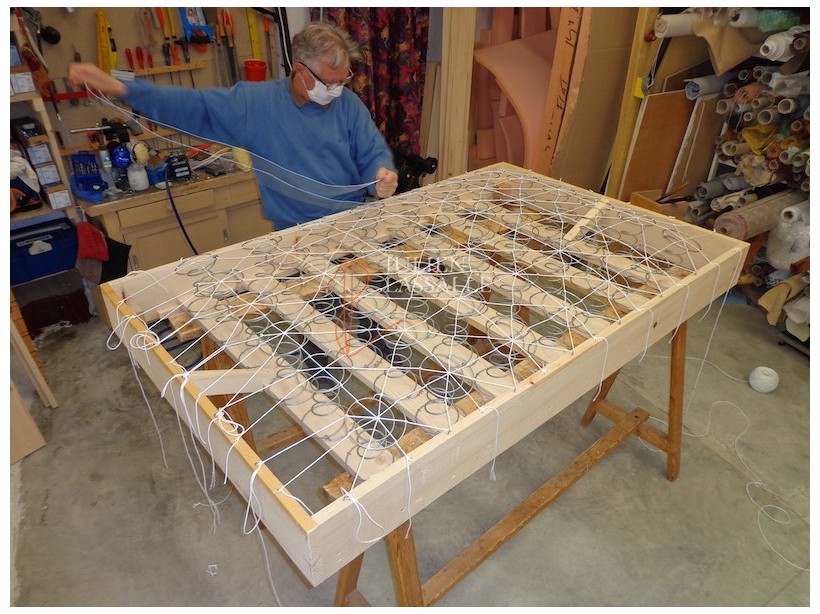 Sommier tapissier à ressorts - Julien Lassalle