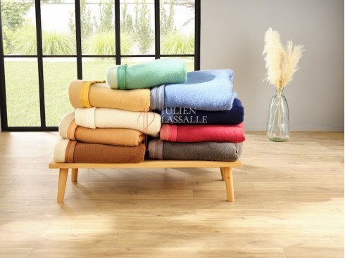 Couverture pure laine chaude Volta 500 gr/m2 taille 260 x 240 cm
