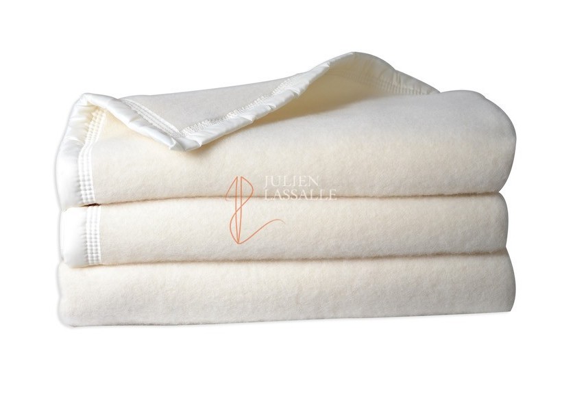Couverture pure laine chaude Volta 500 gr/m2 taille 300 x 240 cm