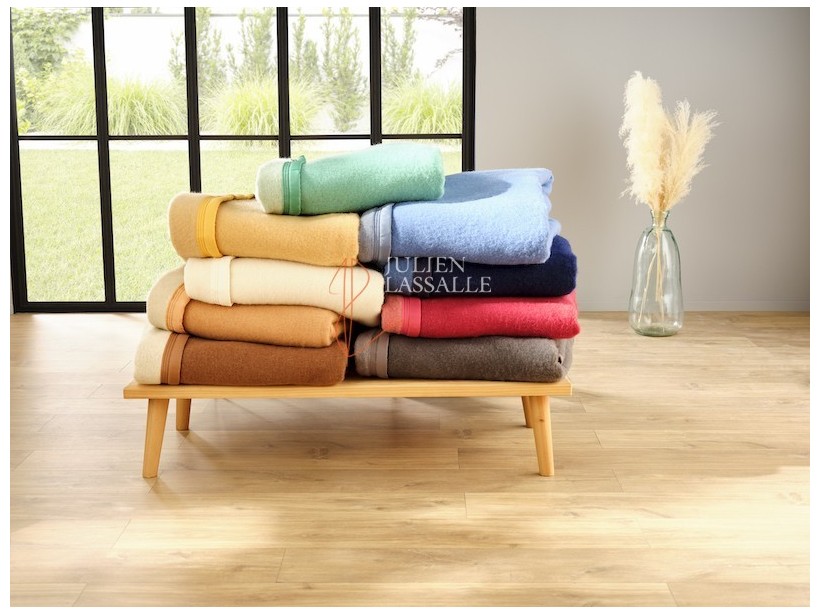 Couverture pure laine très chaude Volta 700 gr/m2 taille 240 x 220 cm