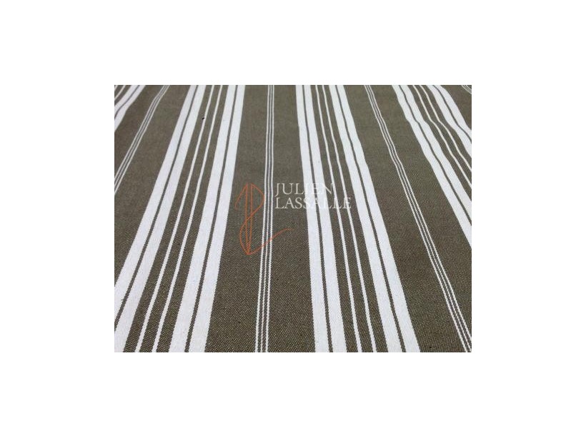 Sommier tapissier pour matelas de laine. Sommier tapissier à ressorts.