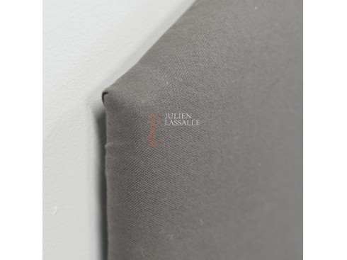 Tête de lit personnalisée Jade, forme arrondie, finition toile tendue.