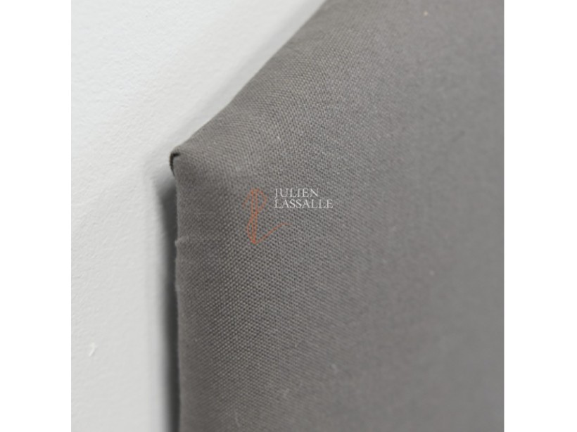 Tête de lit personnalisée Jade, forme arrondie, finition toile tendue.