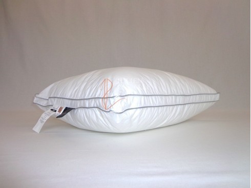 Oreiller en percale de coton garnissage micro-fibres sensation duveteuse