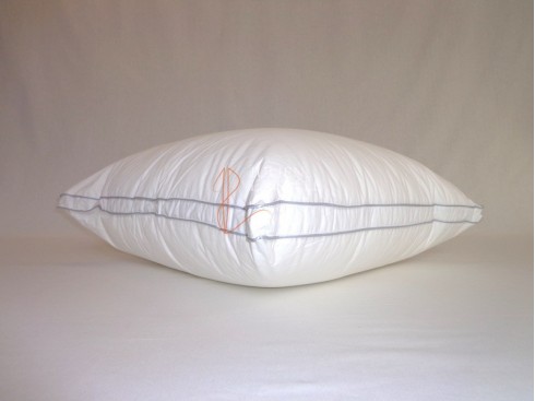 Oreiller en percale de coton garnissage micro-fibres sensation duveteuse