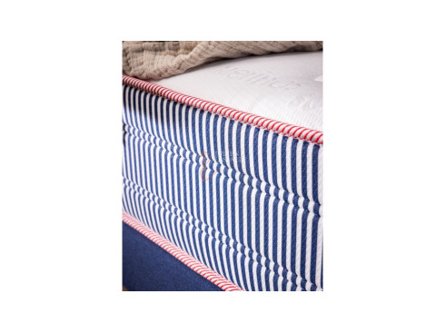 Matelas Ferdinand Merinos ressorts ensachés + mousse à mémoire de forme.